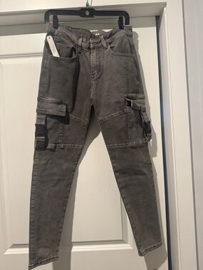 ROMWE Men's Gray Skinny Cargo Jeans with Utility Straps